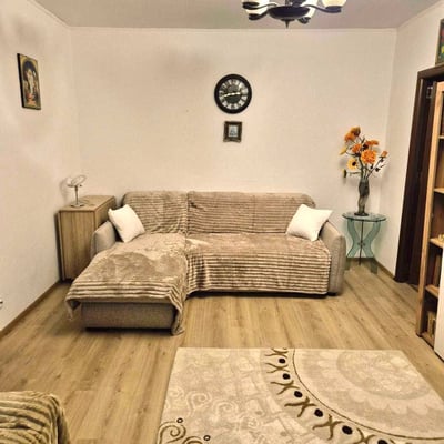 Location d’un appartement confortable de 3 pièces, 75 m², Piața Gorjului, Bucarest, Roumanie